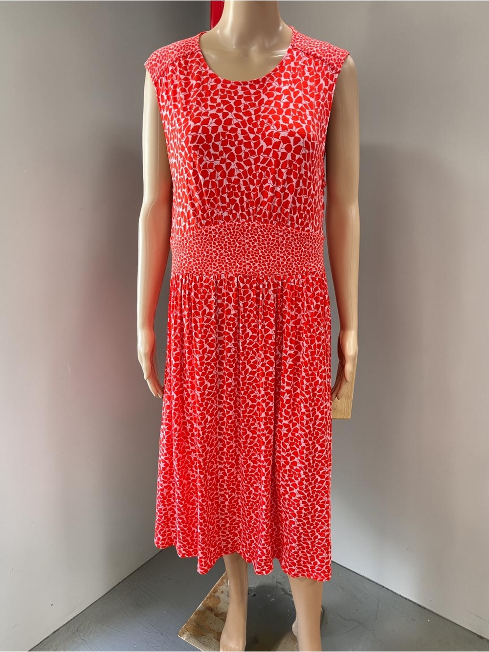 Boden Thea Sleeveless Midi Dress in the Poppy Red Botanic Sprig print 12P